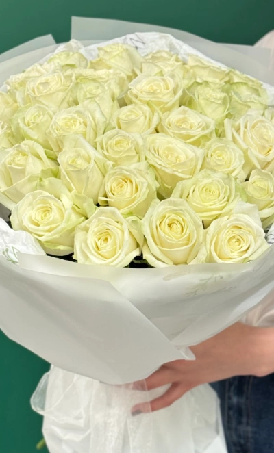 Букет из 35 белых роз