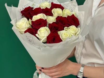 Букет из 19 роз «Моей единственной»