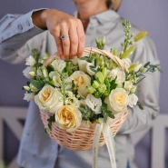Корзина с цветами 0