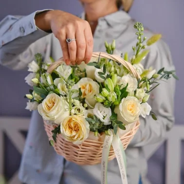 Корзина с цветами