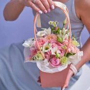 Композиция Кустовых Роз, Эустом и Танацетум 0