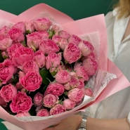Букет из 15 кустовых роз &laquo;Малиновый заказ&raquo; 1